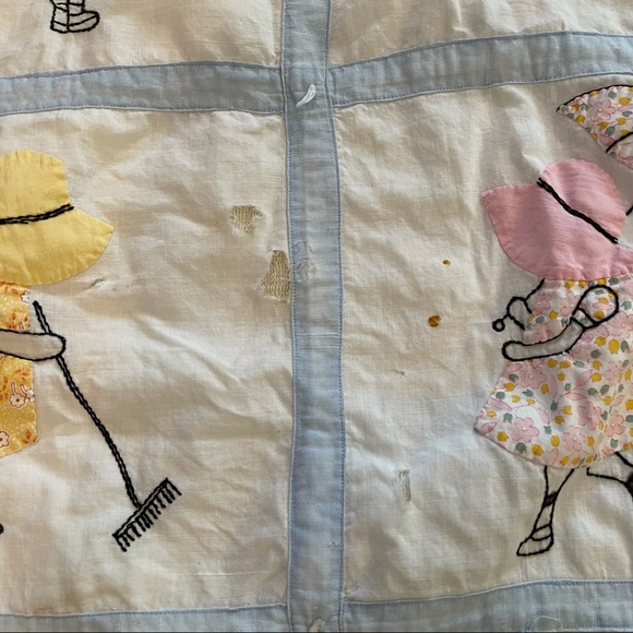Vintage Holly Hobbie quilt - Picture 3 of 12